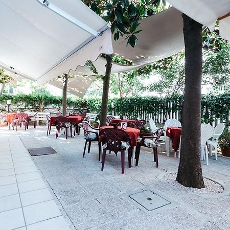 Roma Hotel ปีเนโต ภายนอก รูปภาพ