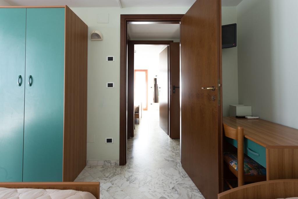 Roma Hotel ปีเนโต ภายนอก รูปภาพ