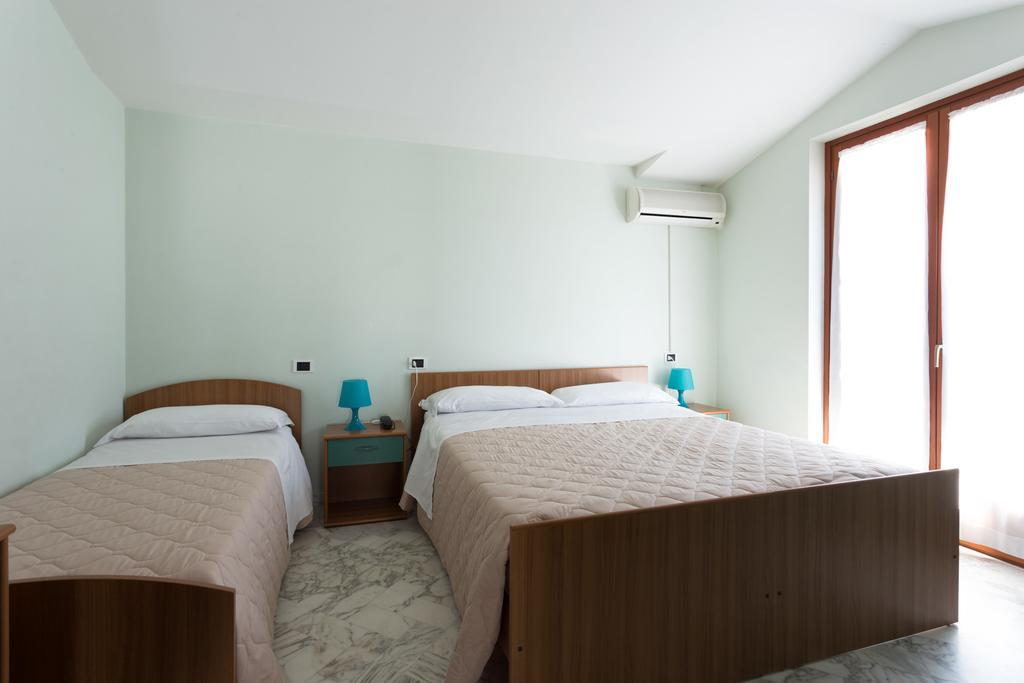 Roma Hotel ปีเนโต ภายนอก รูปภาพ