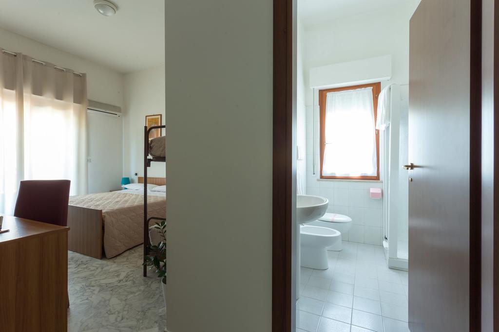 Roma Hotel ปีเนโต ภายนอก รูปภาพ