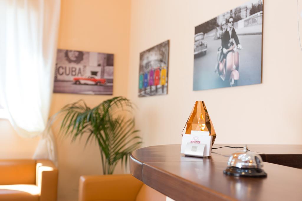 Roma Hotel ปีเนโต ภายนอก รูปภาพ
