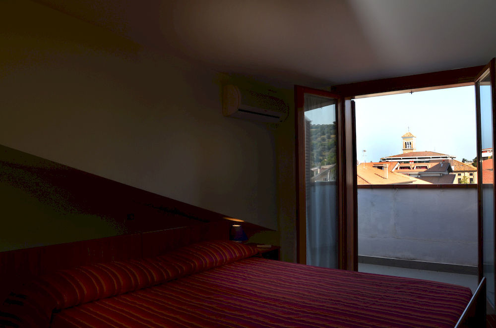 Roma Hotel ปีเนโต ภายนอก รูปภาพ