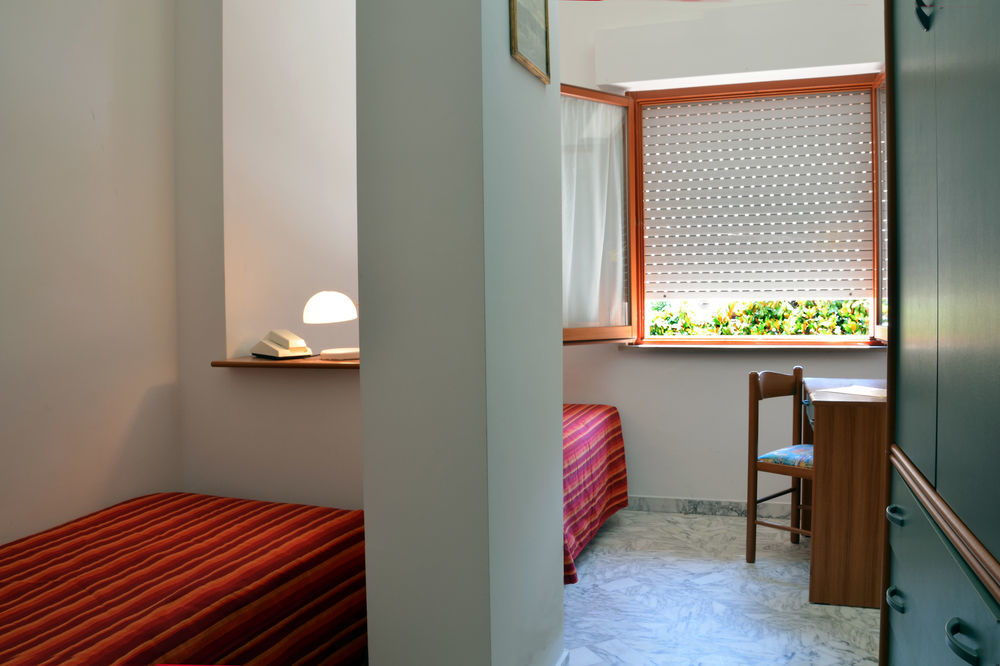 Roma Hotel ปีเนโต ภายนอก รูปภาพ